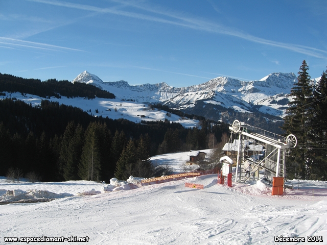 On rejoint le hameau des Frasses (NDB 1450 m)