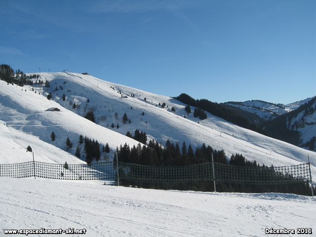 Le versant de la Boulangre depuis la bleue de la Thuile