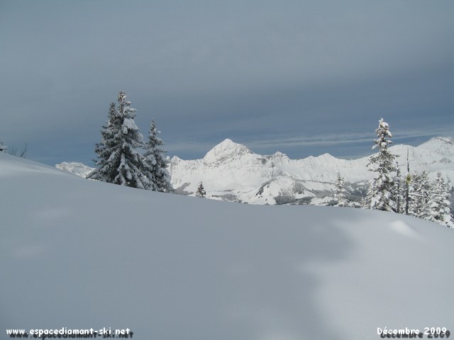A droite, toujours le Mt Charvin A droite, toujours le Mt Charvin