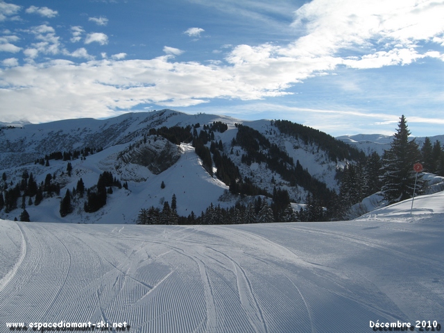 Vue sur le massif du Crt du Vors en arrire plan