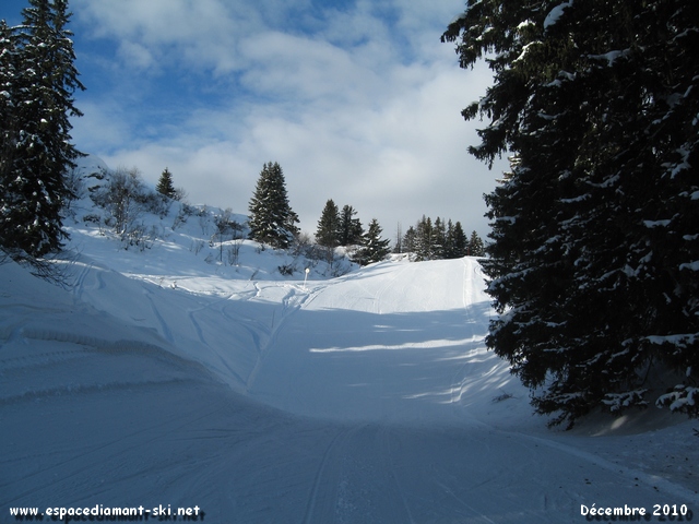 Passage troit en fort au pied de la premire difficult