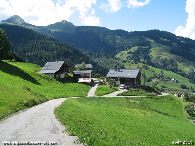 Traverse de petits hameaux