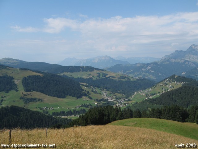 Vue sur le Planay depuis les pentes du Quzet