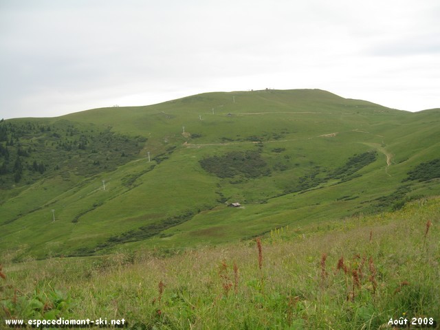 On dbouche sur la Combe de Douce et le versant du Crt du Vors
