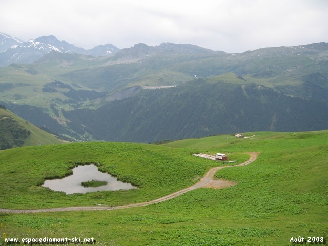 Le massif du Beaufortain et le barrage de la Girotte