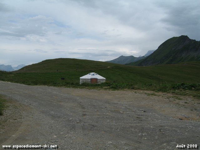 La yourte du refuge