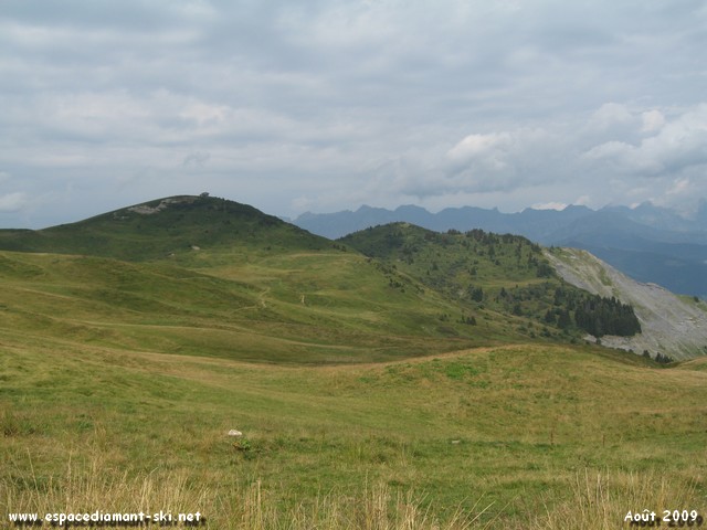 Le chalet du Dr Socquet et les pentes de Vry, anciennement quipes de Tlsiges