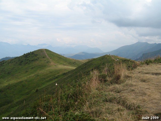 Regard en arrire : vue sur le sentier des Crtes