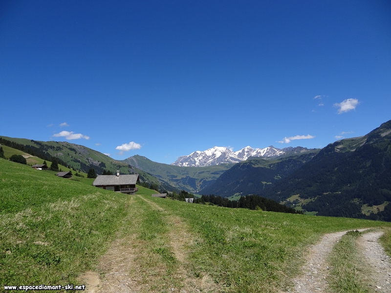 Le Mont Clocher, les Aiguilles Croches, le Col du Joly et la Chane du Mont Blanc