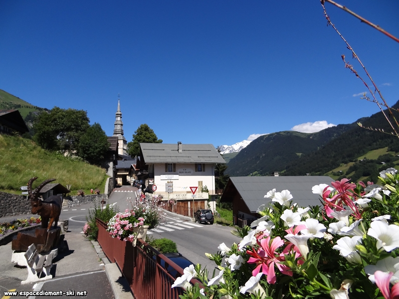 L'entre du village