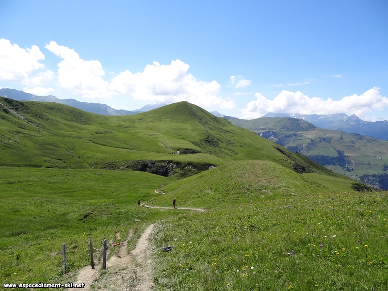 La Grande Berge, promontoire herbeux face  nous
