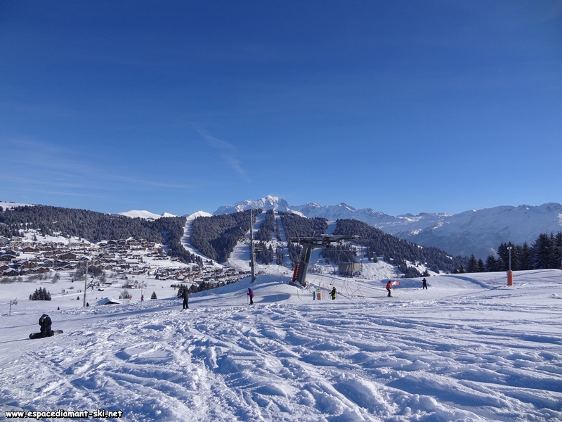 La nouvelle gare amont avec la Lgette et le Mont Blanc