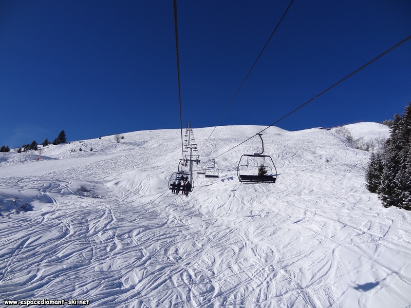 Entre les pylnes 7 et 8 : vue sur la monte la plus forte de la ligne