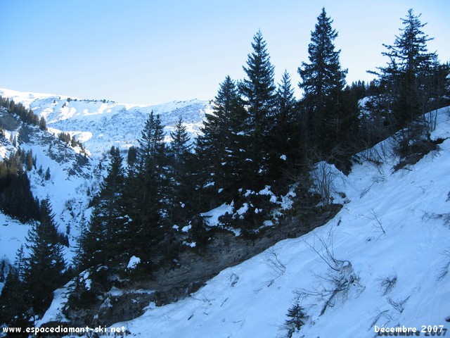 Pylne 12 avec en arrire la Tte des Trois Coins ou Mont Vors