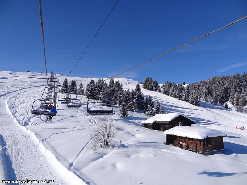 Vue sur le Stade de Slalom et la fin des Hirondelles  droite