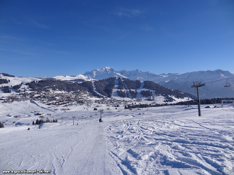 Le Tlsige avec la station et le Mont Blanc depuis la Bergerie