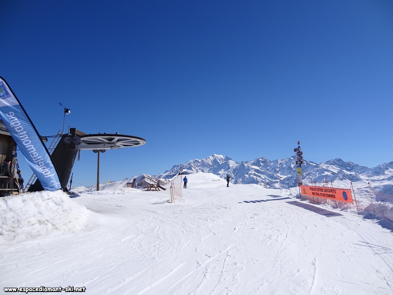La gare amont, la zone de dbarquement et le Mont Blanc