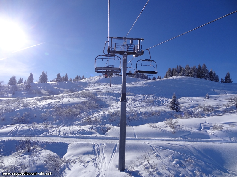 Pylne 4, croisement avec le chemin pitonnier des Crtes