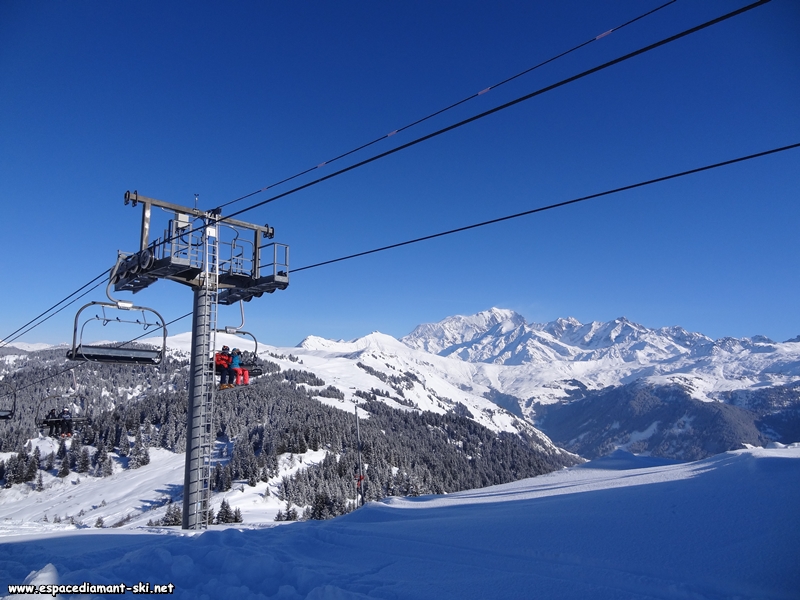 Le pylne 1 avec la Valle d'Hauteluce et le Massif du Mont Blanc