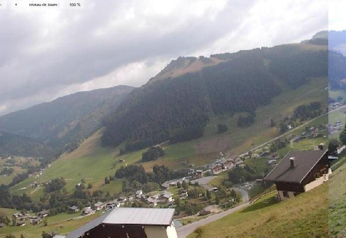 Webcam 3 : Pizzeria Chez Maryse depuis le Mt Reguet - 1450 m Webcam 3 : Pizzeria Chez Maryse depuis le Mt Reguet - 1450 m